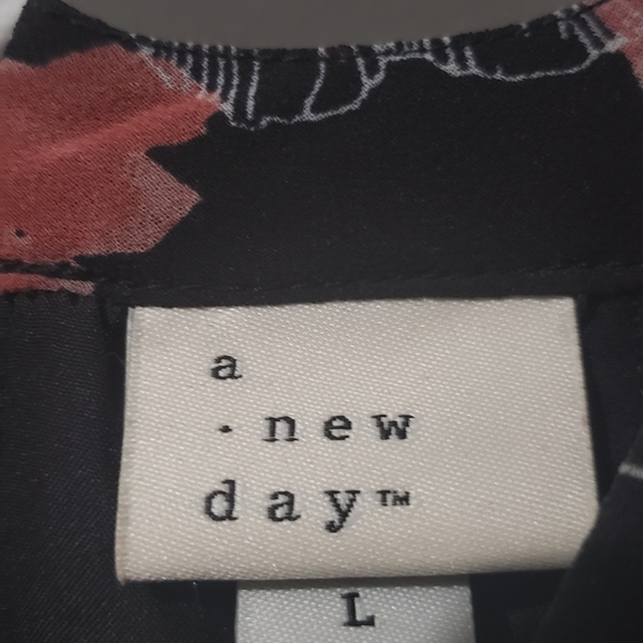 Tank/ Halter top - Picture 4 of 4